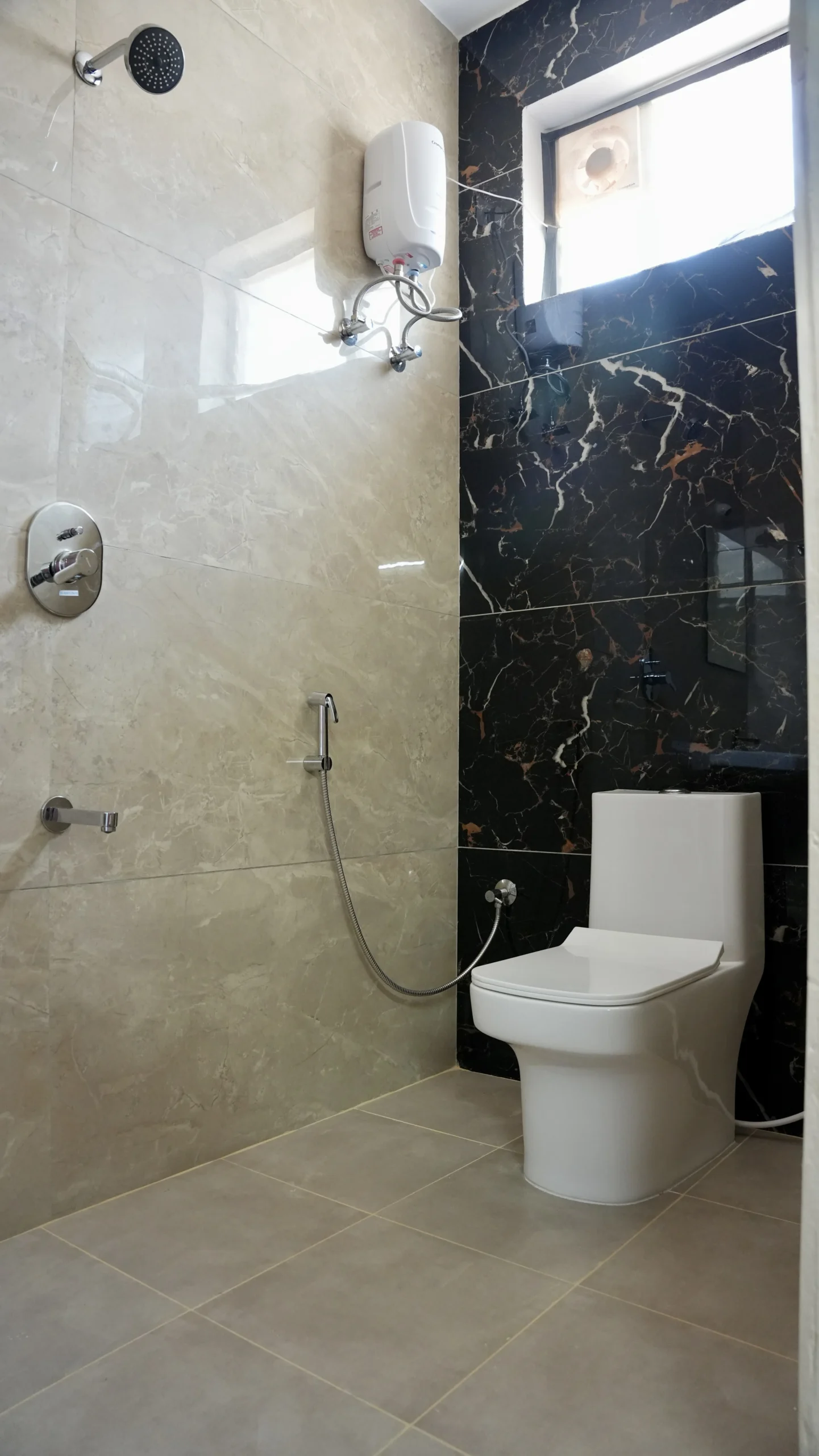 SS7 Homes modern bathroom