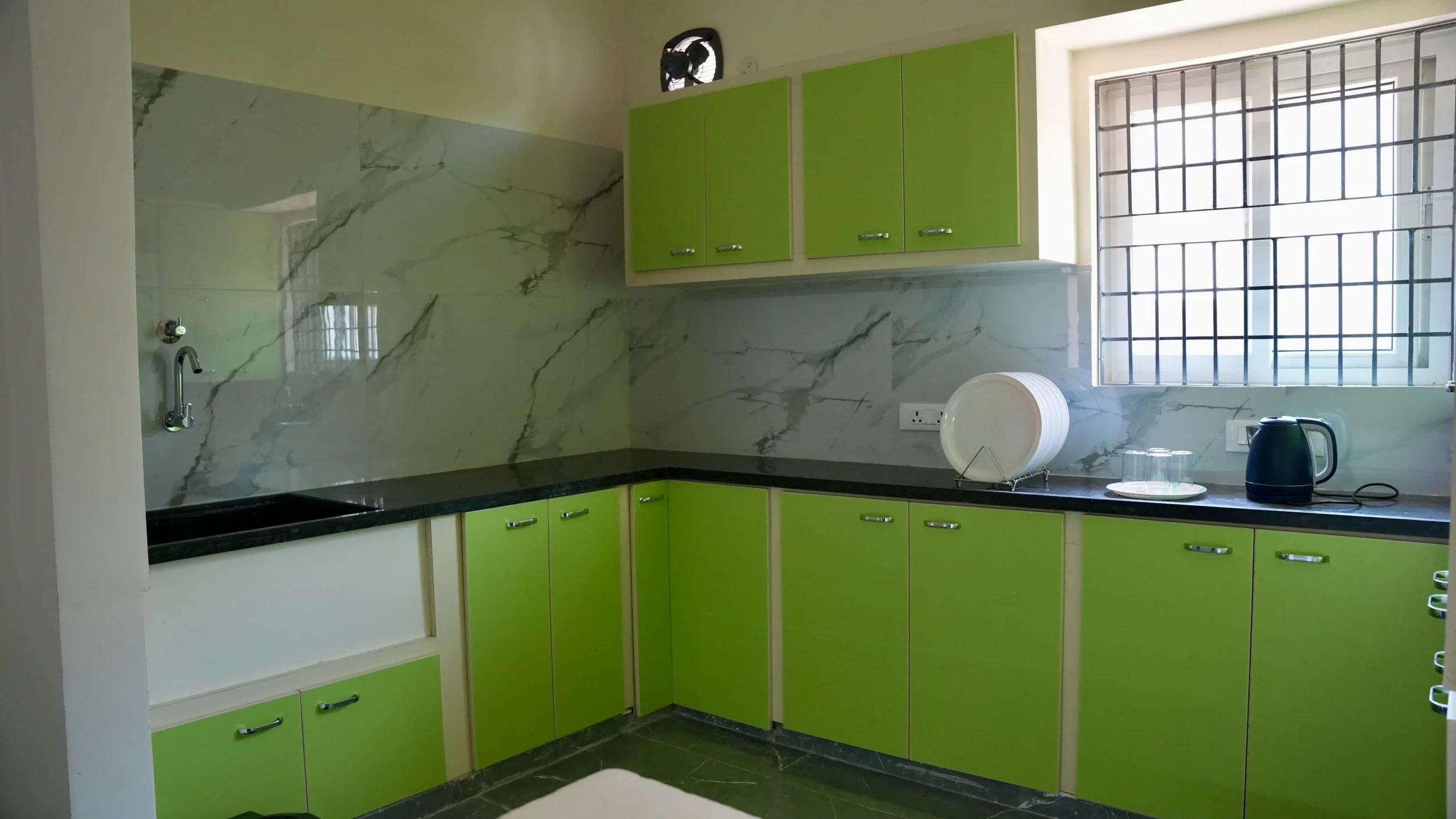 SS7 Homes kitchen appliances